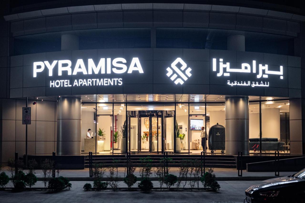 Pyramisa Hotel Apartments Dubái Exterior foto