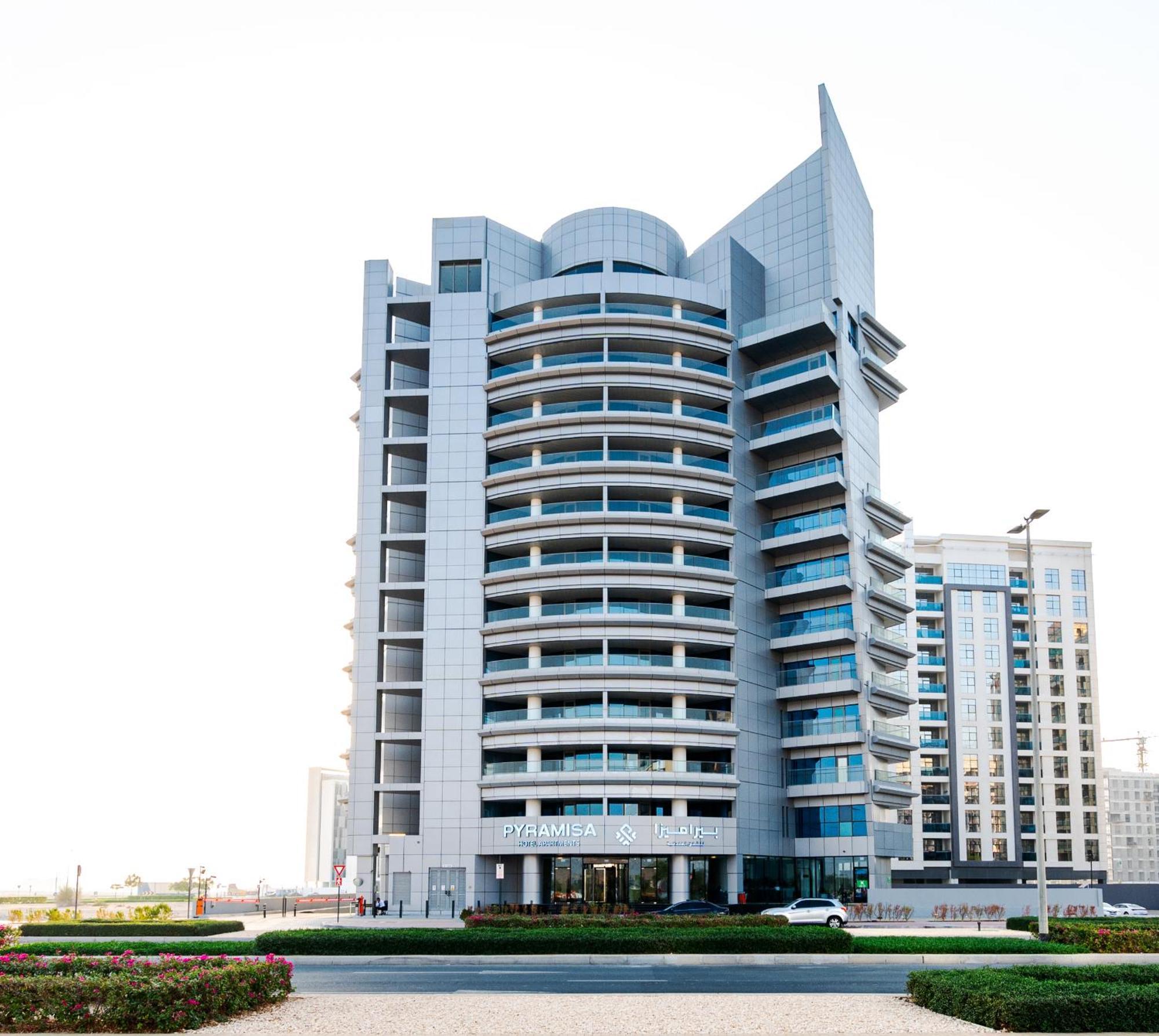 Pyramisa Hotel Apartments Dubái Exterior foto
